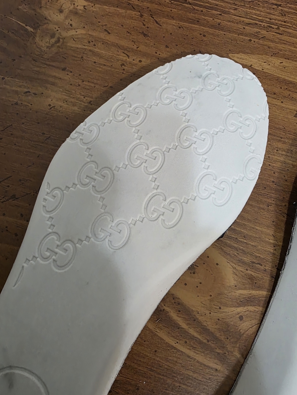 Gucci Black Leather Men's Sneaker with Rainbow Logo Accent With C.O.A. - Picture 12 of 15